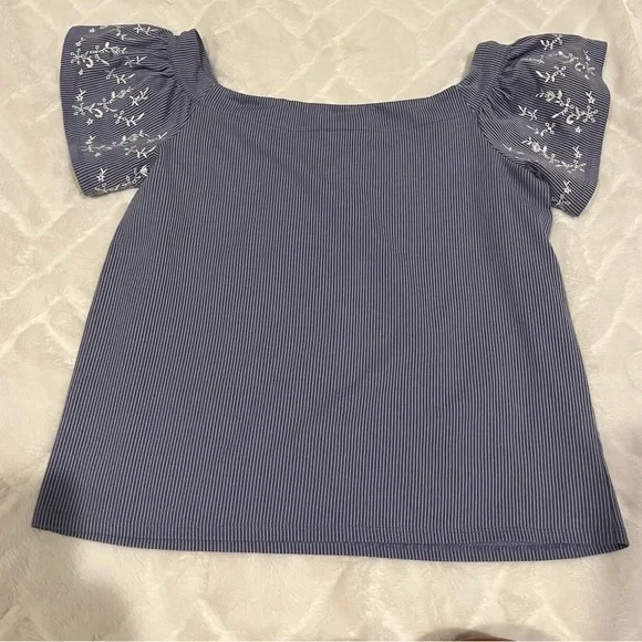 NWOT - Women's Top EXCELLENT condition! Size Medium - Picture 3 of 7